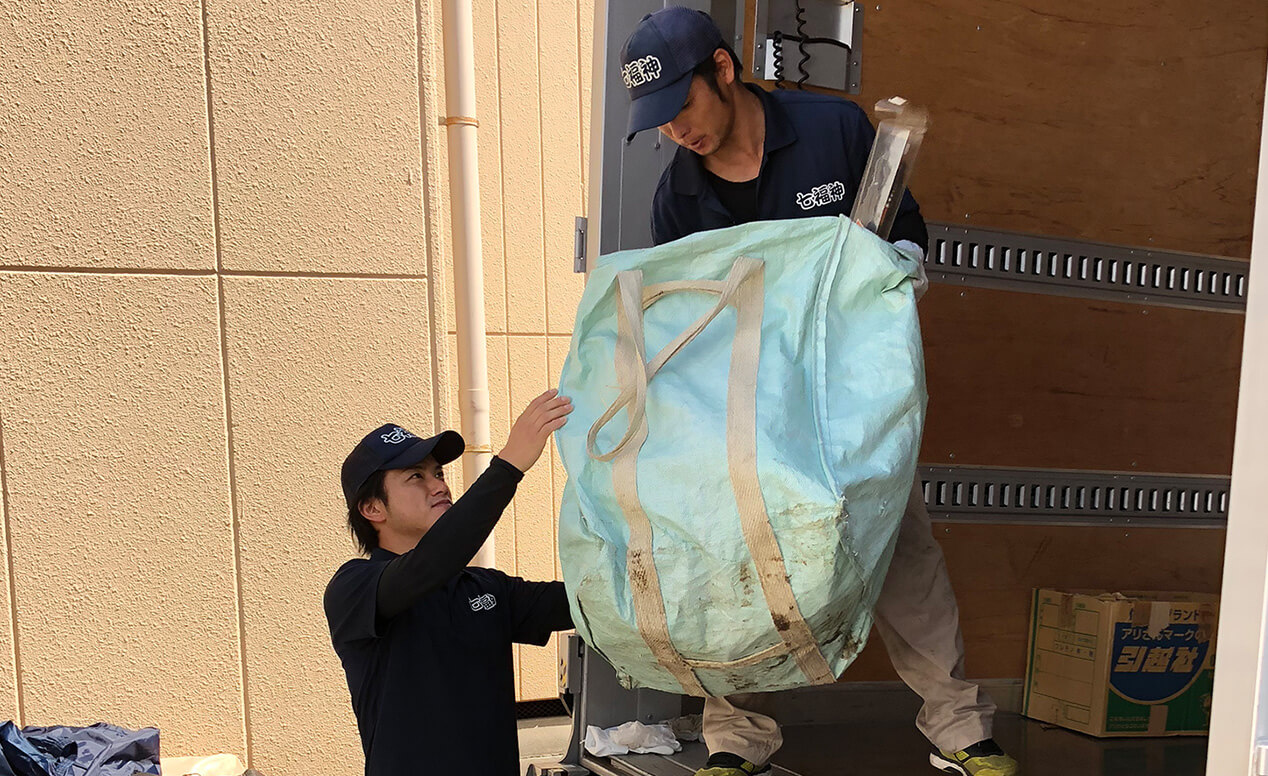 選ばれ続けるゴミ屋敷片付け,汚部屋掃除,不用品回収の専門業者