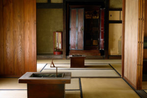 仏壇の普及は家屋構造の変化から