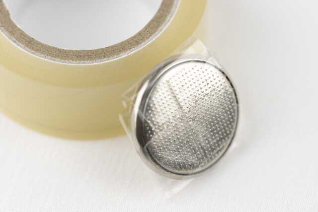 捨てる前に必須!セロハンテープを使った「絶縁」の方法