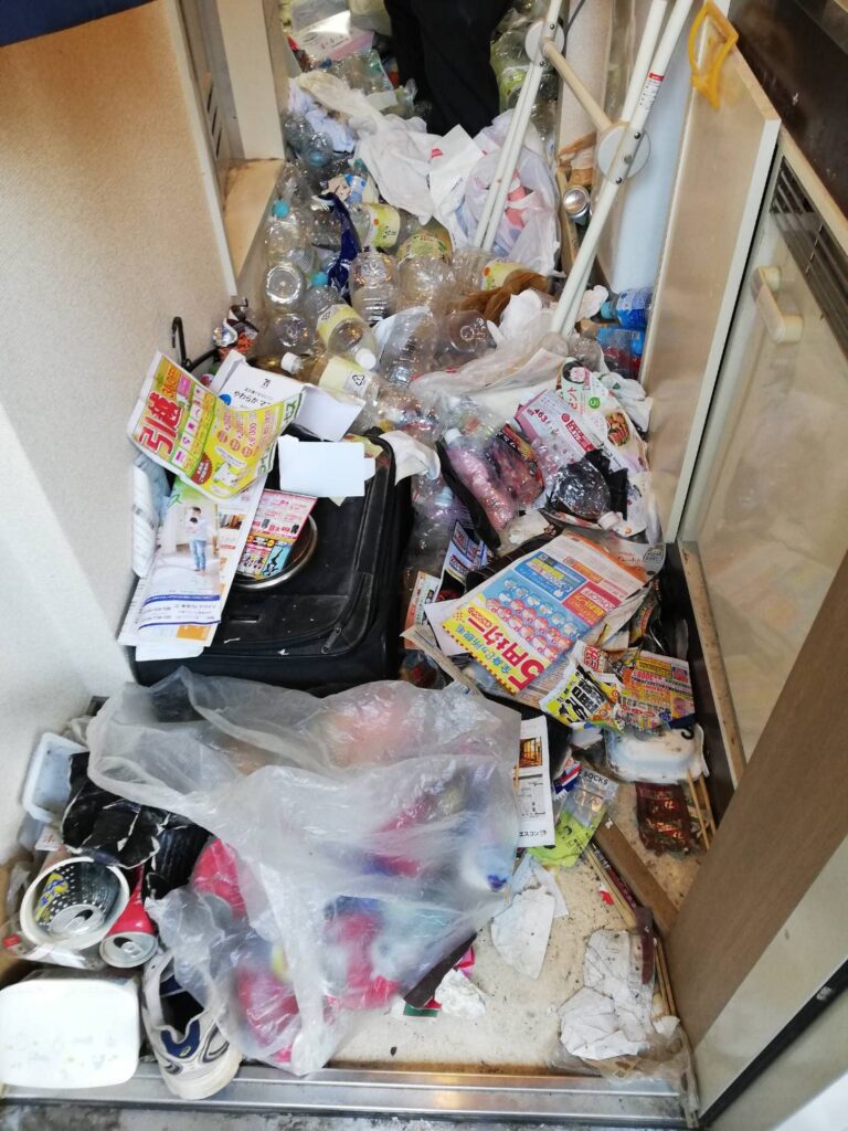 東京都狛江市K様のゴミ屋敷清掃ビフォー
