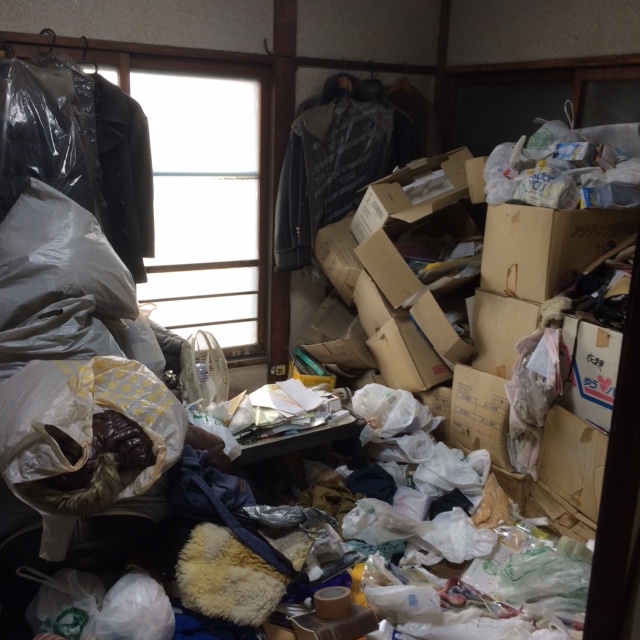 東京都青梅市P様のゴミ屋敷清掃ビフォー02