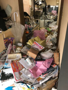 佐賀県佐賀市Y様のゴミ屋敷清掃ビフォー02