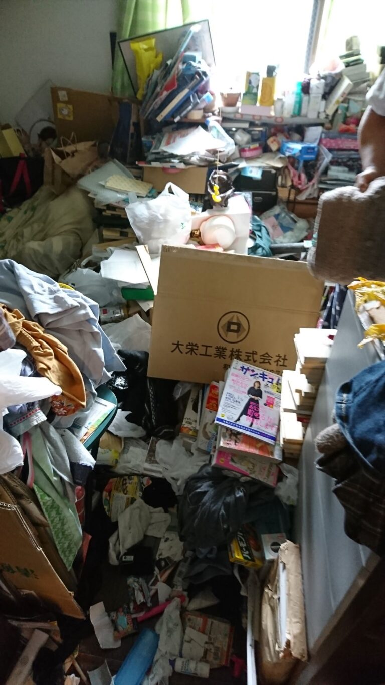 東京都新宿区Ａ様のゴミ屋敷清掃ビフォー