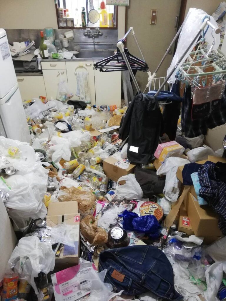 東京都墨田区T様のゴミ屋敷清掃ビフォー01