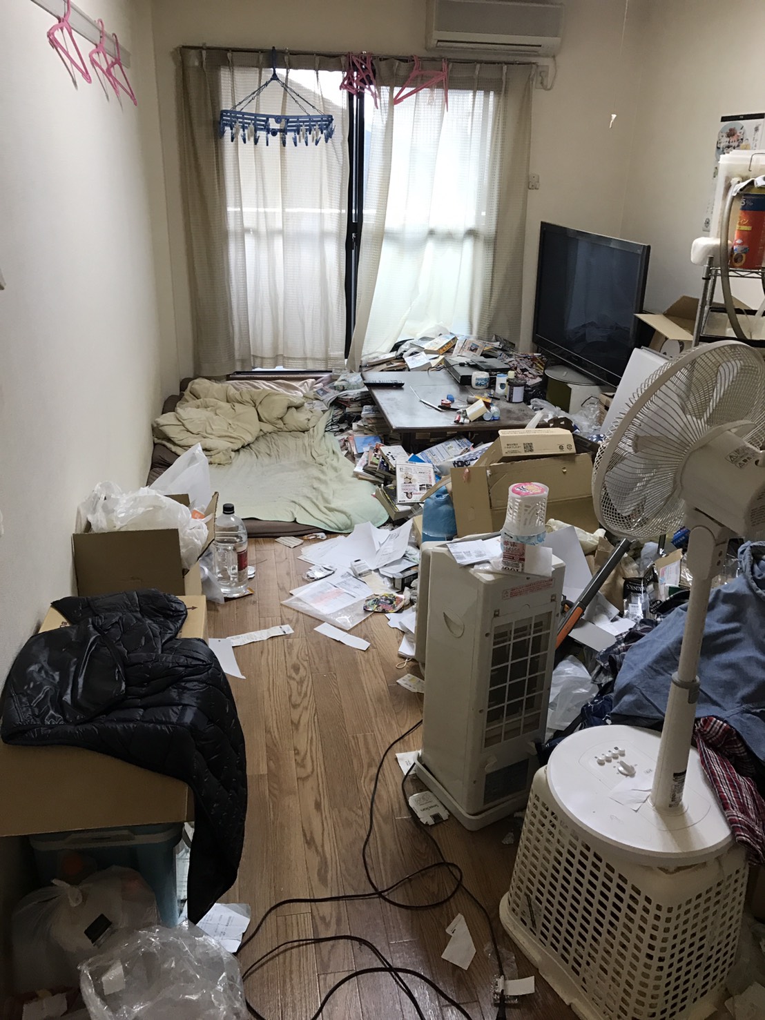 愛知県津島市M様のゴミ屋敷清掃ビフォー02