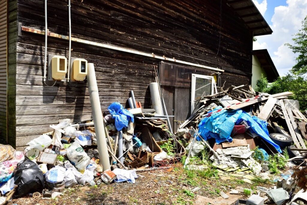 ゴミ部屋になるのは病気が原因？ゴミ部屋脱出のポイントと対策