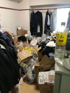 津市M様のゴミ屋敷清掃ビフォー