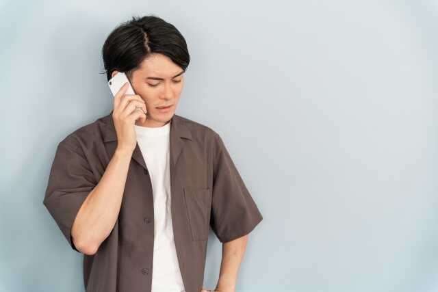 親が亡くなった際の会社への報告