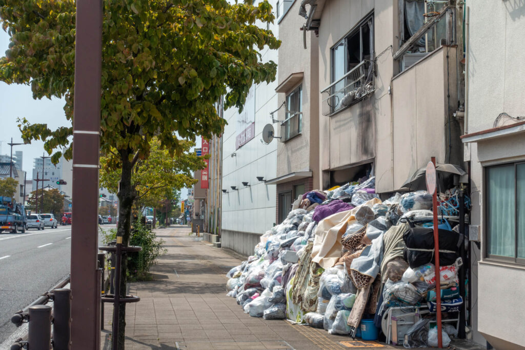 ゴミ屋敷への対策はどのようなものがある？自治体の対策事例も紹介｜ゴミ屋敷の片づけはゴミ屋敷バスター七福神