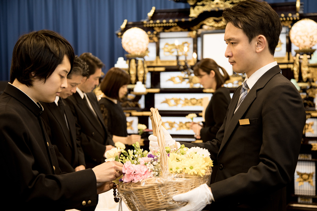 生前葬とは？　NHK朝ドラ『まんぷく』にも登場。
