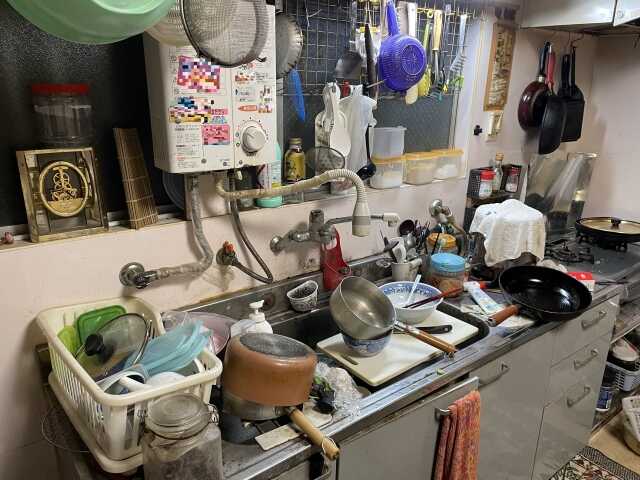 ゴミ屋敷は台所から片付けて！手順と掃除のコツを徹底解説