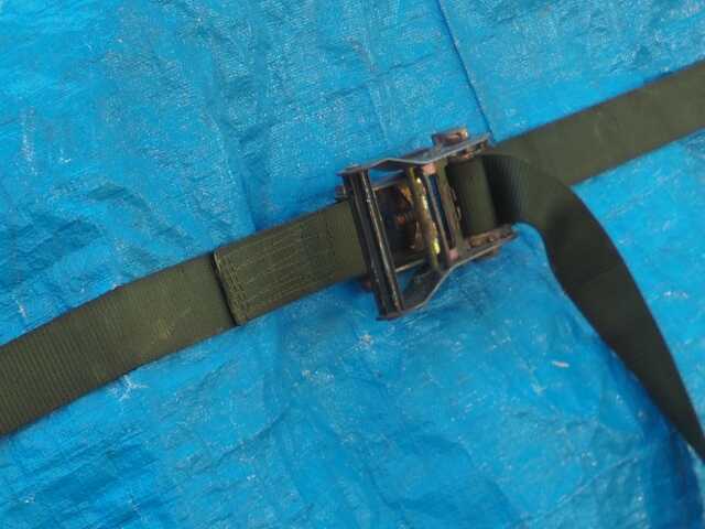 ロープだけじゃない！荷物固定に便利なアイテムと使い分け