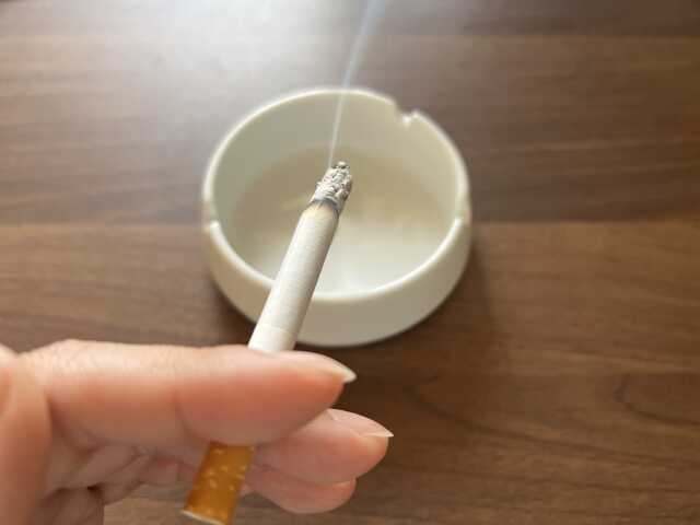 タバコのヤニは経年劣化?借主負担になるケース