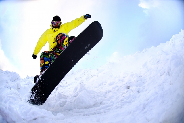 スキー板 スノーボード用品の処分方法を解説 ゴミ屋敷バスター七福神